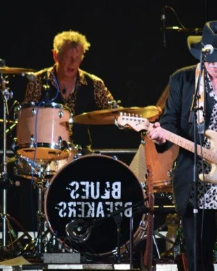 Live concert by J. Plank