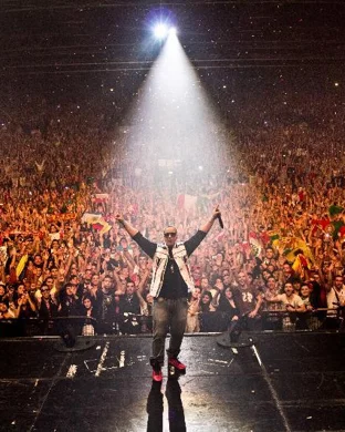 Live concert by Long Beach Dub All-Stars