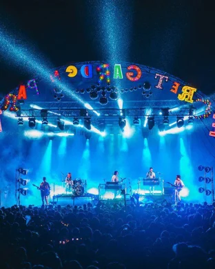 Live concert by Socks in the Frying Pan