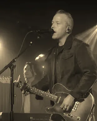Live concert by Jason Isbell and the 400 Unit