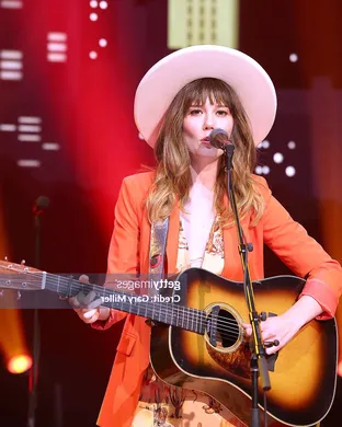 Live concert by Molly Tuttle