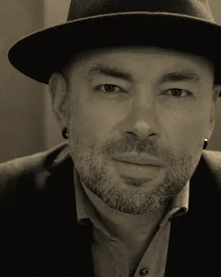 Santiago Cruz