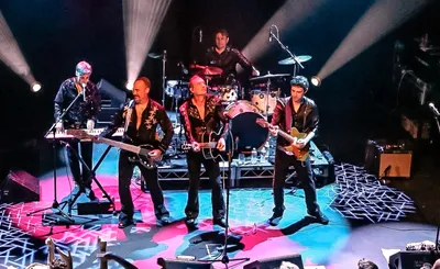 Super Diamond - The Neil Diamond Tribute