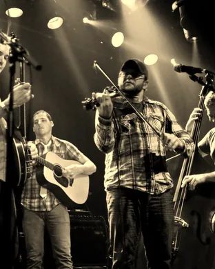 The Infamous Stringdusters