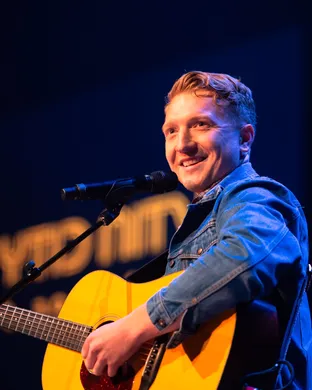 Live concert by Tyler Childers